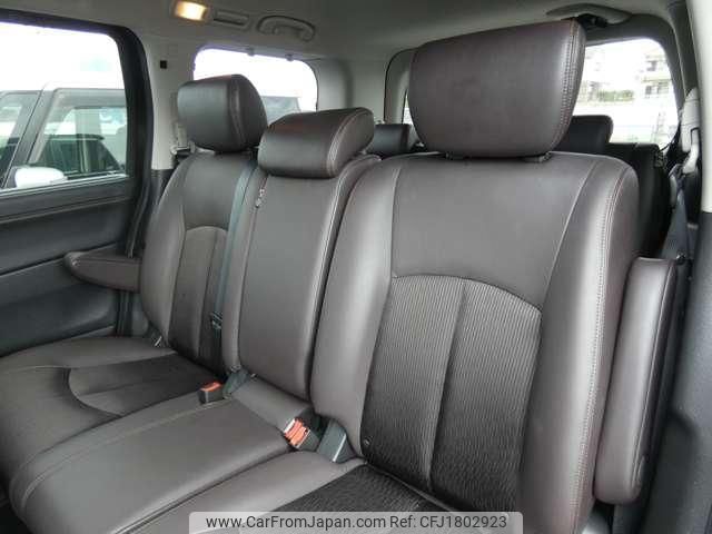 nissan elgrand 2023 CFJ1802923 image 2