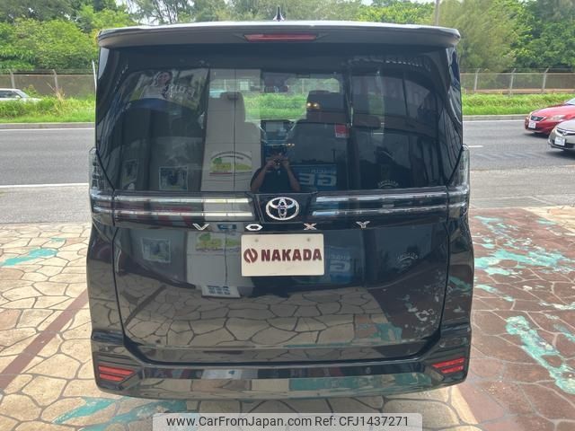 toyota voxy 2023 CFJ1437271 image 2