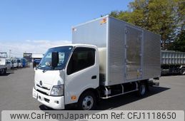 hino dutro 2024 CFJ1118650