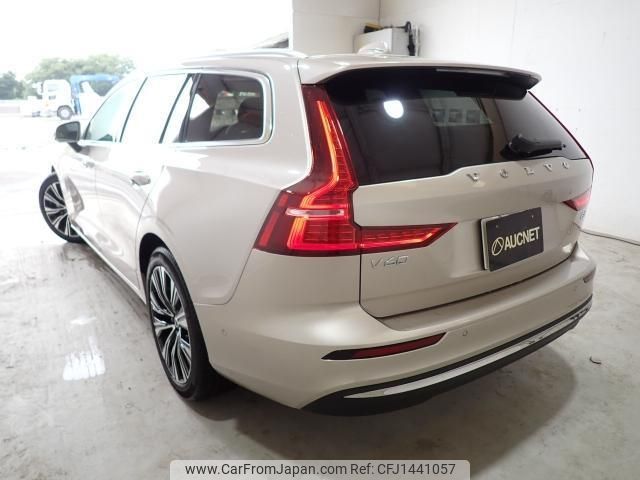 volvo v60 2023 quick_quick_5AA-ZB420TM_YV1ZWK8M8P2538463 image 2