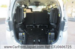 toyota vellfire 2012 GOO_JP_700056043930241228002