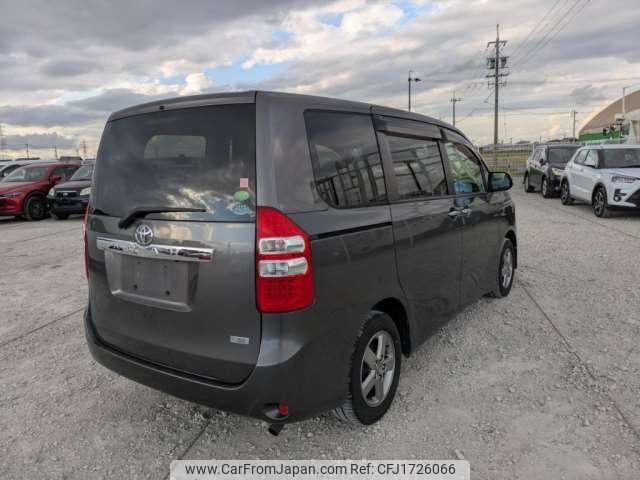 toyota noah 2012 CFJ1726066 image 2