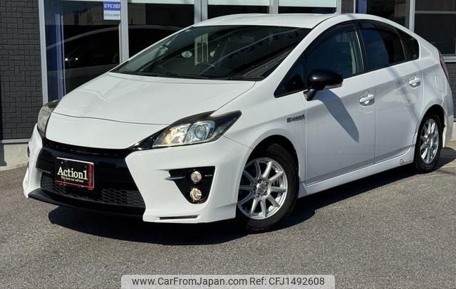 toyota prius 2013 CFJ1492608 image 1