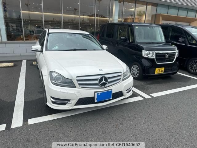mercedes-benz c-class 2013 CFJ1540652 image 1