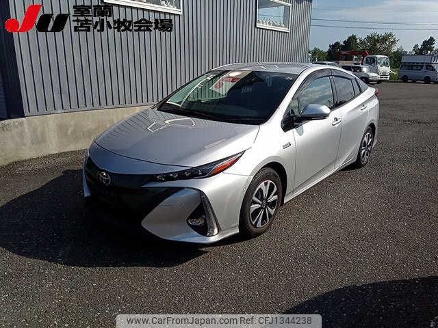 toyota prius-phv 2018 -TOYOTA--Prius PHV ZVW52--3074497---TOYOTA--Prius PHV ZVW52--3074497- image 1