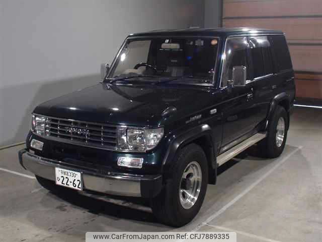 はなページ ミニショベルZX17U｜ユーザーインタビュー｜タキシーイエロー