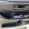 toyota esquire 2018 CARSENSOR_JP_AU6317842812 image 25