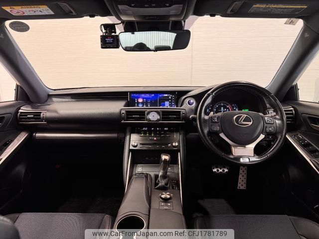 lexus is 2017 CFJ1781789 image 2