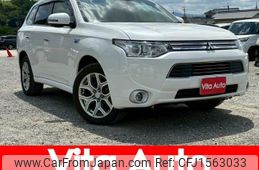 mitsubishi outlander-phev 2013 CFJ1563033