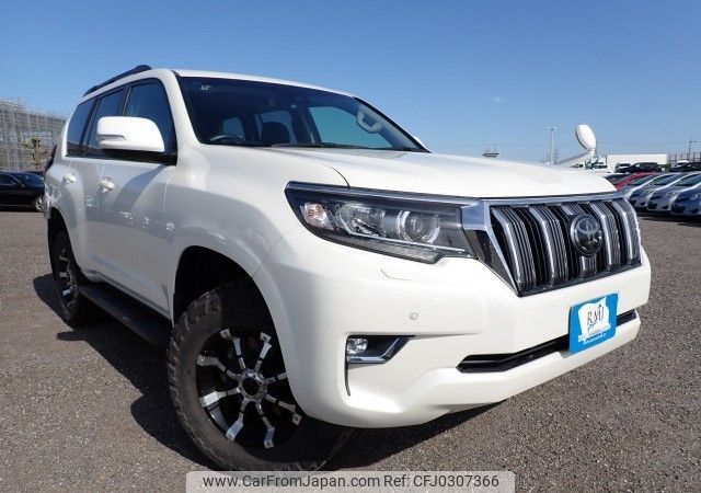 toyota land-cruiser-prado 2018 REALMOTOR_N2024100030F-24 image 2