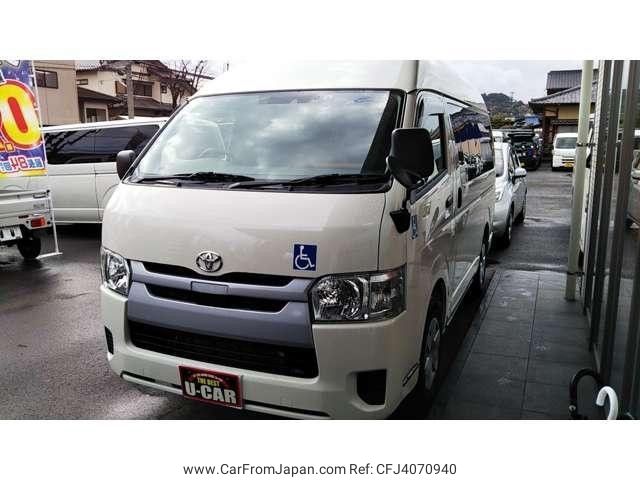 toyota 2019 van