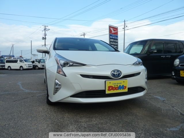 toyota prius 2018 -TOYOTA--Prius DAA-ZVW55--ZVW55-8058130---TOYOTA--Prius DAA-ZVW55--ZVW55-8058130- image 1