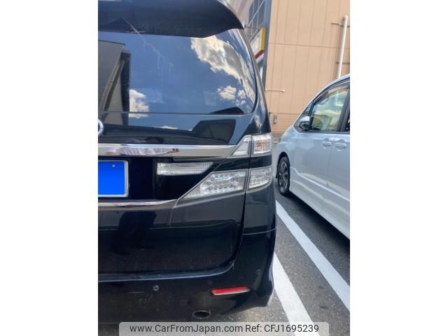 toyota vellfire 2013 CFJ1695239 image 2