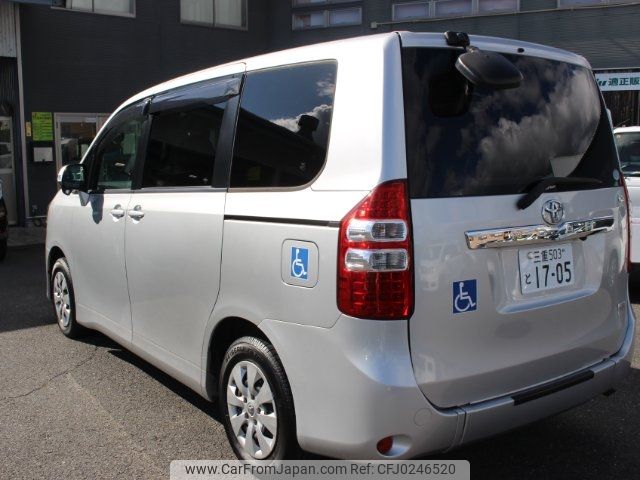 toyota noah 2013 -TOYOTA 【三重 503ﾄ1705】--Noah ZRR70Gｶｲ--0548860---TOYOTA 【三重 503ﾄ1705】--Noah ZRR70Gｶｲ--0548860- image 2