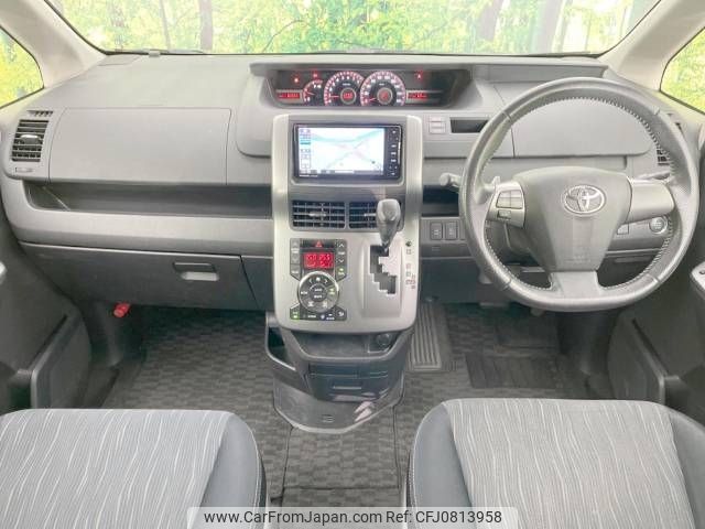 toyota voxy 2012 -TOYOTA--Voxy DBA-ZRR70W--ZRR70-0486910---TOYOTA--Voxy DBA-ZRR70W--ZRR70-0486910- image 2