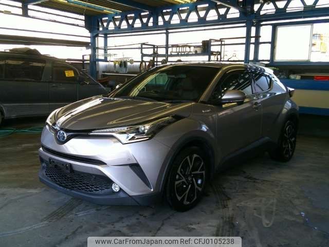 toyota c-hr 2017 -TOYOTA--C-HR DAA-ZYX10--ZYX10-2032951---TOYOTA--C-HR DAA-ZYX10--ZYX10-2032951- image 1