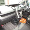 toyota voxy 2010 CFJ1614438 image 27