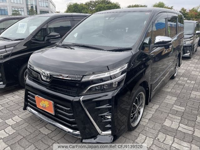 Used TOYOTA VOXY 2021/Apr CFJ9139520 in good condition for sale