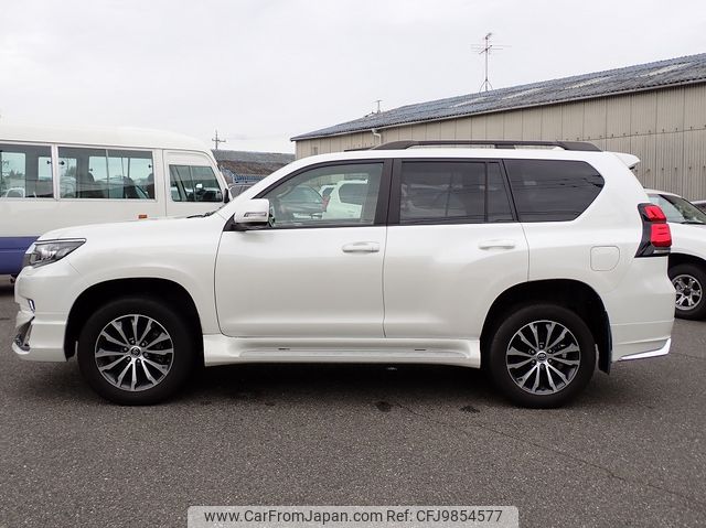 toyota land-cruiser-prado 2021 24432308 image 2