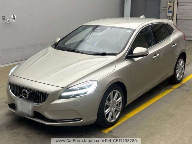 volvo v40 2019 -VOLVO 【練馬 342ｾ1226】--Volvo V40 LDA-MD4204T--YV1MVA8RDK2561580---VOLVO 【練馬 342ｾ1226】--Volvo V40 LDA-MD4204T--YV1MVA8RDK2561580- image 1