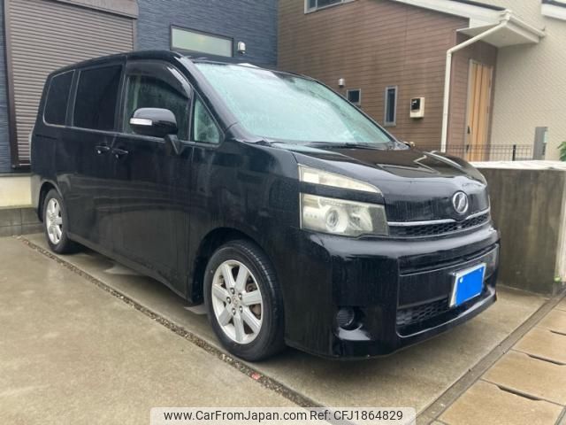 toyota voxy 2011 CFJ1864829 image 2