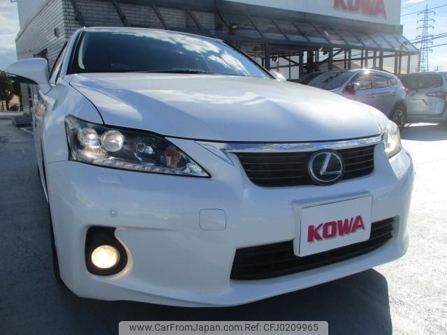 lexus ct 2011 quick_quick_DAA-ZWA10_ZWA10-2047706 image 1