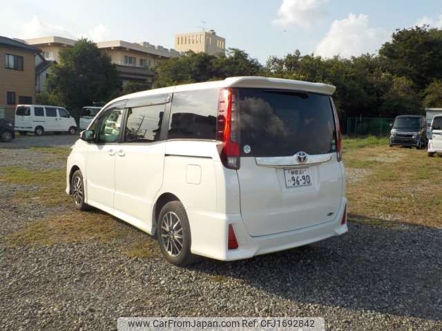 toyota noah 2014 CFJ1692842 image 2