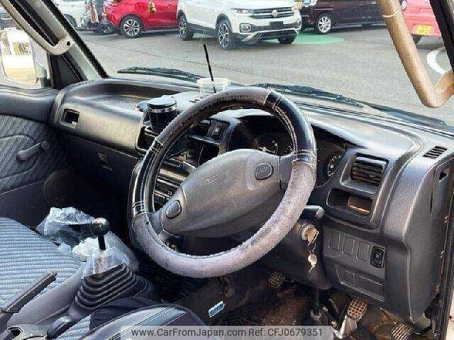 daihatsu hijet-truck 2002 504928-927352 image 1