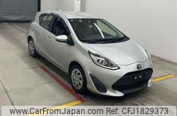 toyota aqua 2018 CFJ1829373