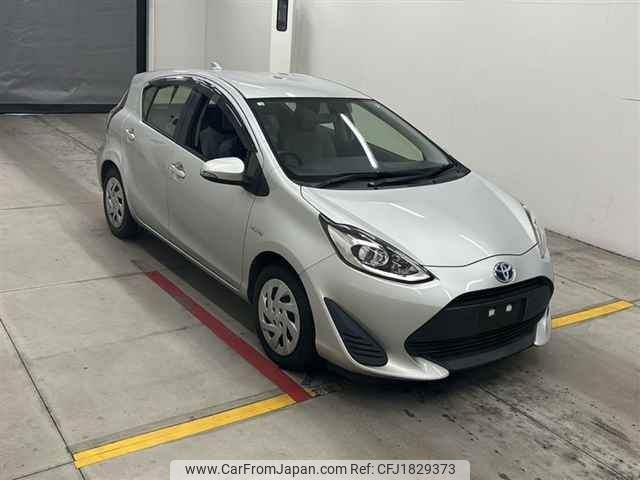 toyota aqua 2018 CFJ1829373 image 1