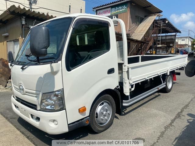 hino dutro 2017 GOO_NET_EXCHANGE_0706816A30240810W001 image 1