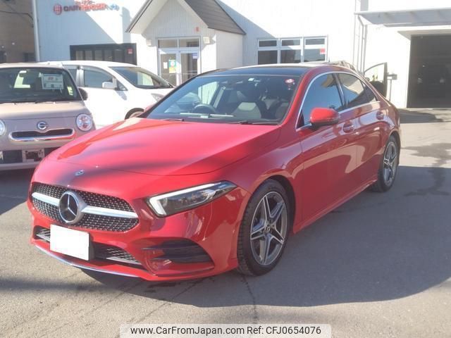 mercedes-benz a-class 2019 quick_quick_177184_W1K1771842W043401 image 1