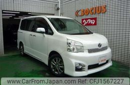 toyota voxy 2013 CFJ1567227