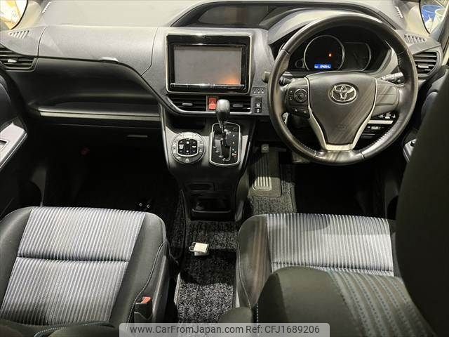 toyota voxy 2014 CFJ1689206 image 2