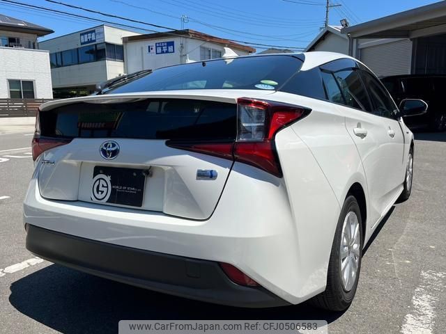 toyota prius 2019 quick_quick_ZVW51_ZVW51-6115432 image 2