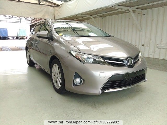 toyota auris 2014 ENHANCEAUTO_1_ea288087 image 1