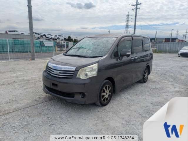 toyota noah 2013 CFJ1748254 image 1