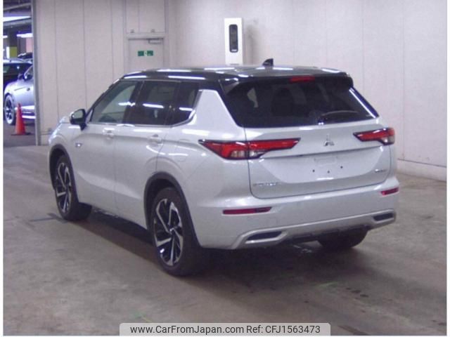 mitsubishi outlander-phev 2024 CFJ1563473 image 2