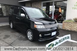 toyota voxy 2005 CFJ0212814