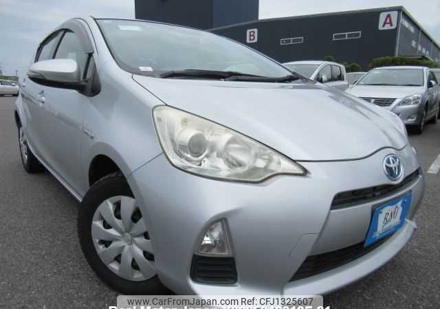 toyota aqua 2012 646828-Y2025040318F-21 image 1