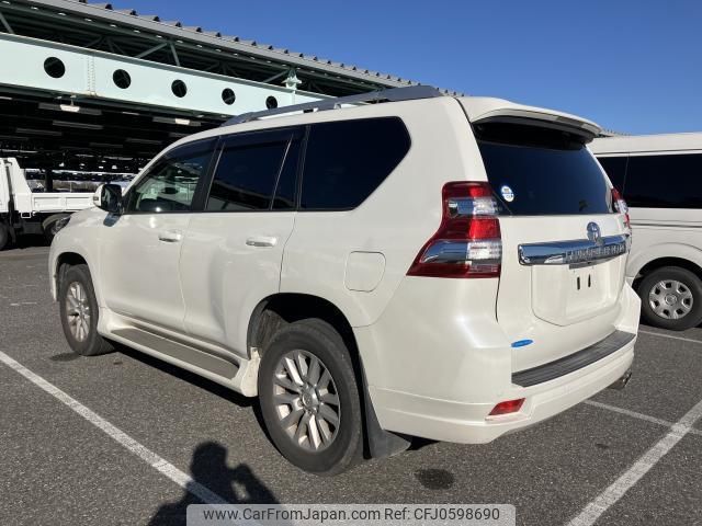 toyota land-cruiser-prado 2017 quick_quick_LDA-GDJ151W_GDJ151-0004848 image 2