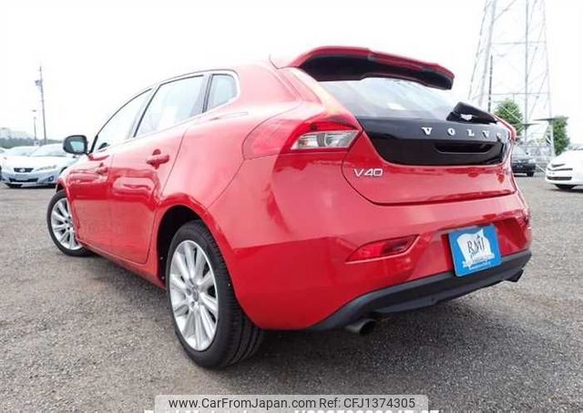 volvo v40 2014 646828-N2025060304F-27 image 2