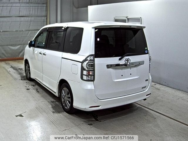 toyota voxy 2013 CFJ1571566 image 2
