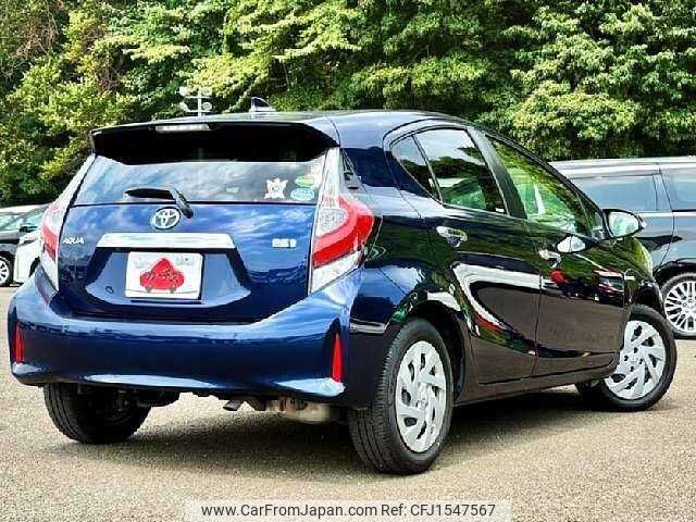 toyota aqua 2018 CFJ1547567 image 2