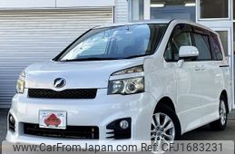 toyota voxy 2010 CFJ1683231