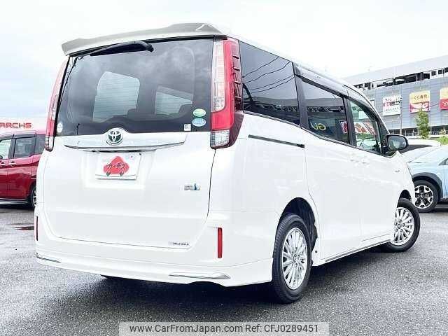 toyota noah 2014 504928-924901 image 2