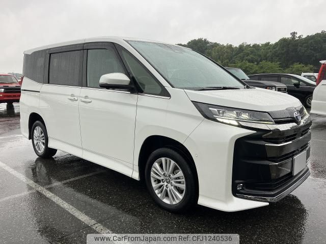 toyota noah 2023 quick_quick_6AA-ZWR95W_ZWR95-0017503 image 1