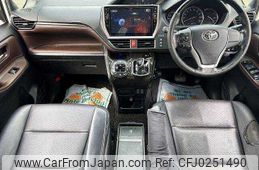 toyota esquire 2015 504928-924620