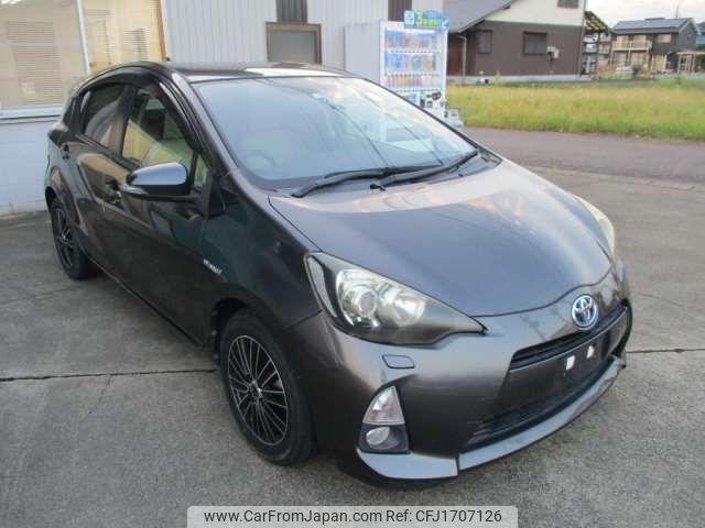 toyota aqua 2012 CFJ1707126 image 1