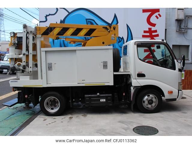 hino dutro 2010 GOO_NET_EXCHANGE_1002634A30240815W001 image 2